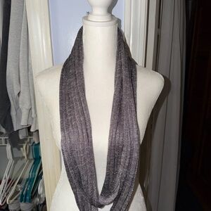 Elegant Gray Knit Scarf